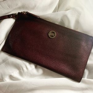 Michael Kors PURPLE wristlet